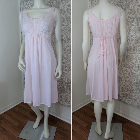 Vintage Vanity Fair Pink nylon nightgown - Picture 1 of 8